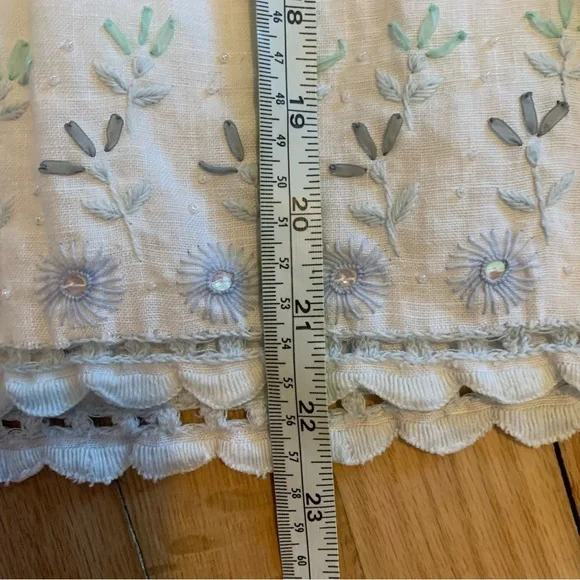 Cynthia Howie Boutique Dainty Beaded Linen White Embroidered Women's Top Sz 8 - Picture 11 of 11